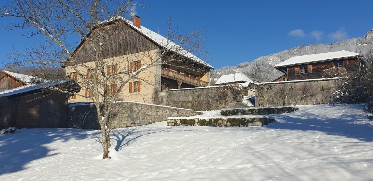 Вилла La Belle Des Praz Mieussy Экстерьер фото
