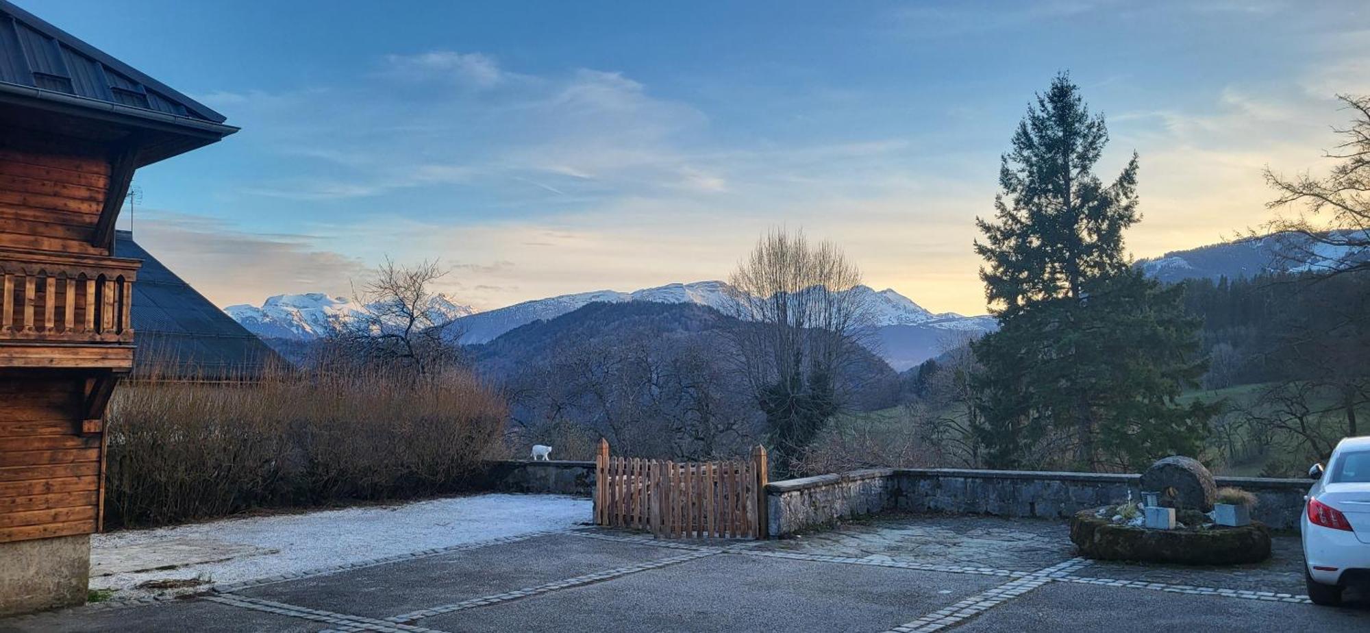 Вилла La Belle Des Praz Mieussy Экстерьер фото